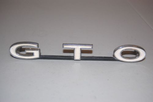 1970 pontiac gto grille emblem original gm no 477874
