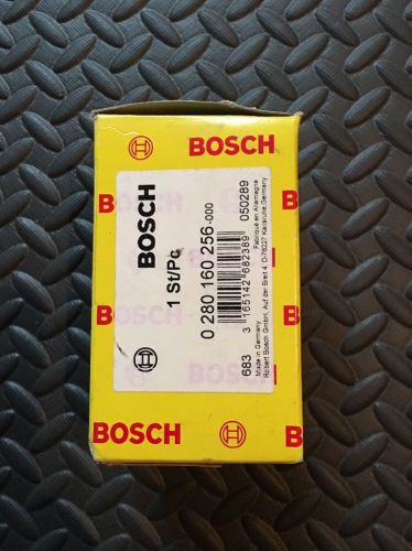 Bosch 0280160256 fuel injection pressure regulator fits 86-90 saab 900 2.0l-l4