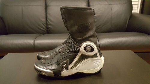 dainese axial pro in boots uk