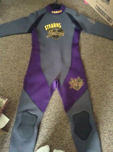 Stearns x-large purple and grey wetsuit