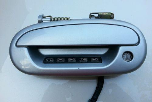 Actual item-1999 ford expedition drivers side door handle with keypad