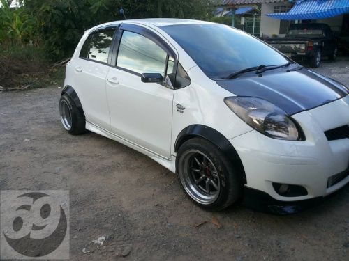 toyota yaris fender flares