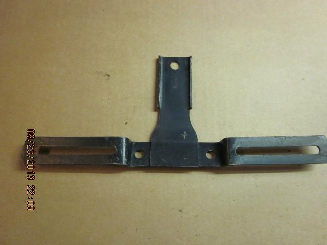 Purchase VINTAGE LICENSE PLATE BRACKET #3 in Worth, Illinois, US, for