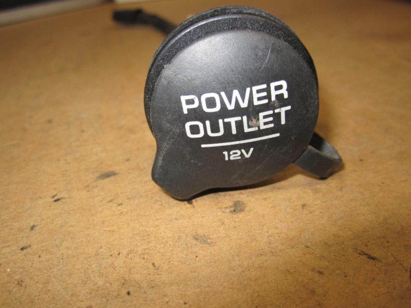 Volkswagen passat 00 2000 oe power outlet with cap & retainer