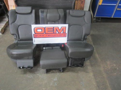 05 06 07 nissan pathfinder se: 2nd row rear back seat bench, gray leather