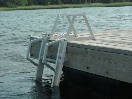Aluminum folding floating dock ladder