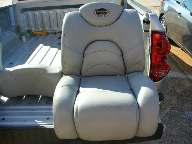 Sell 2005 Triton bass boat seats in Oklahoma City, Oklahoma, US, for US