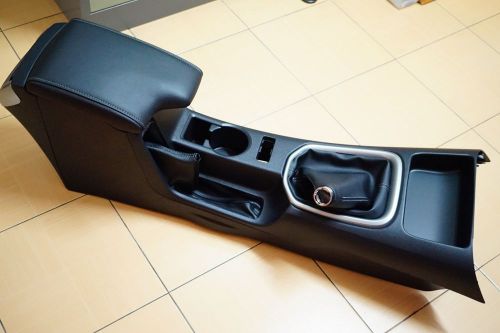 Toyota hilux revo 2015 genuine console center black for manual right driver