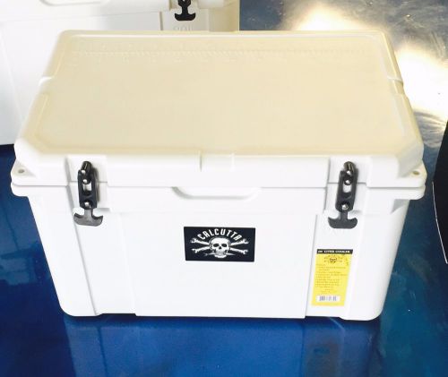 Calcutta 50 liter marine white cooler