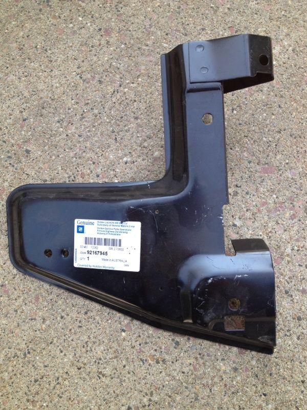 2004 pontiac gto headlamp bracket gm 92167945 oem sheetmetal body