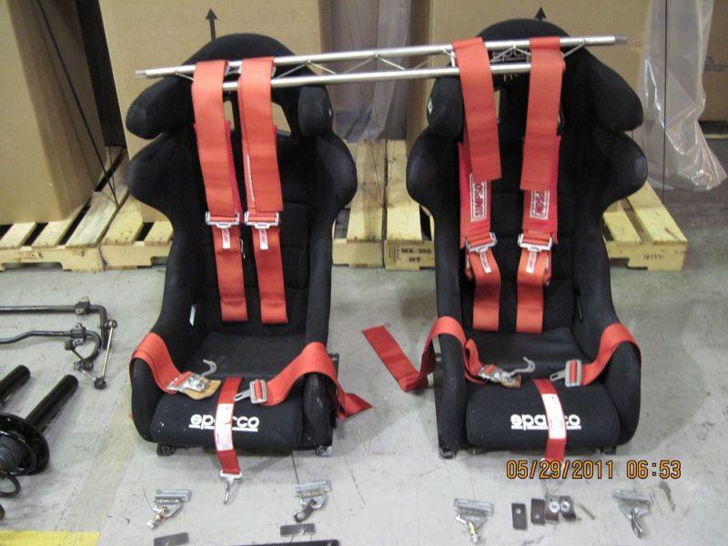 Porsche racing safety belts