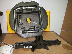 2011 mazda cx7 jack w/ tools & foam holder oem