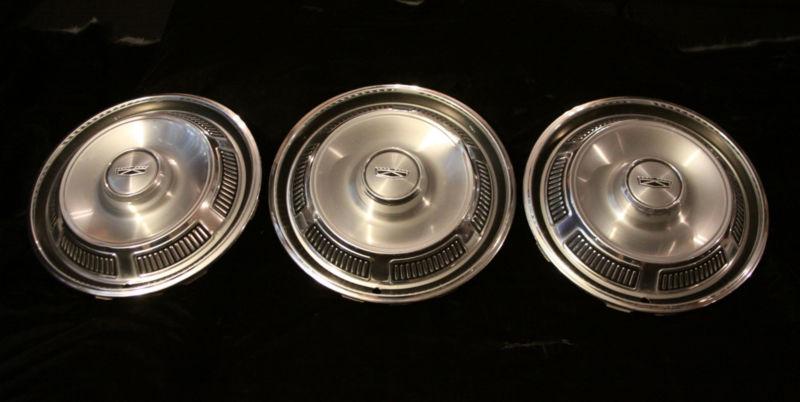 1967 68 69 70 71 ford fairlane falcon torino 14" hubcaps (3)