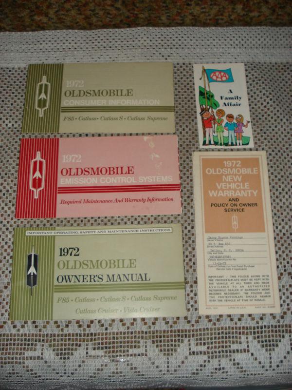 1972 oldsmobile cutlass owners manual set original nice!!! glovebox books rare!!