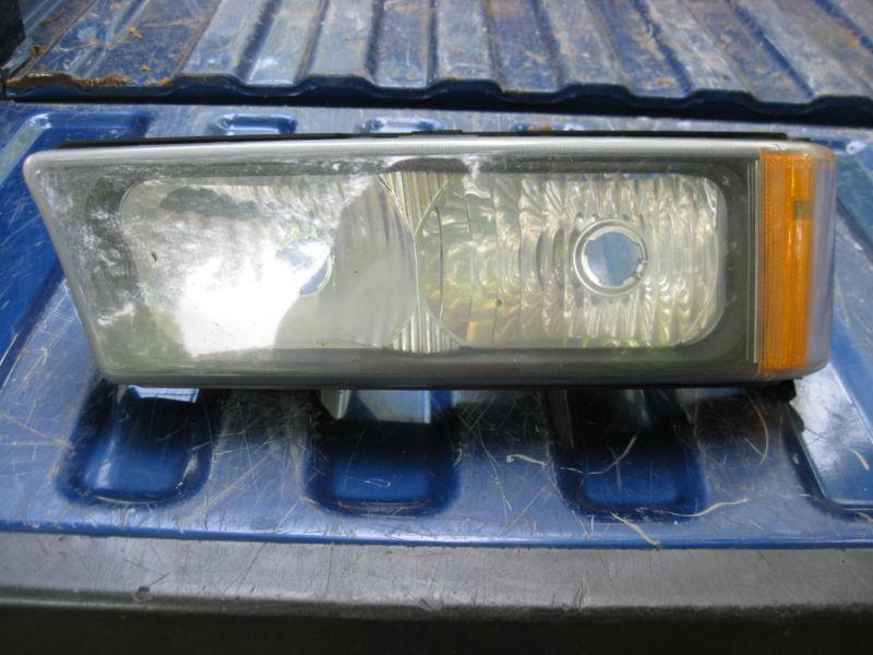 2003 silverado hd front turn signal light assembly - right side (2003 - 2007)