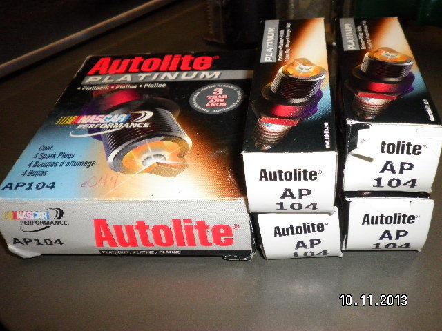 Autolite platinum spark plug ap104 x 4 new