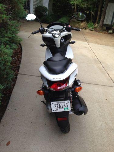 2011 honda pcx motorscooter