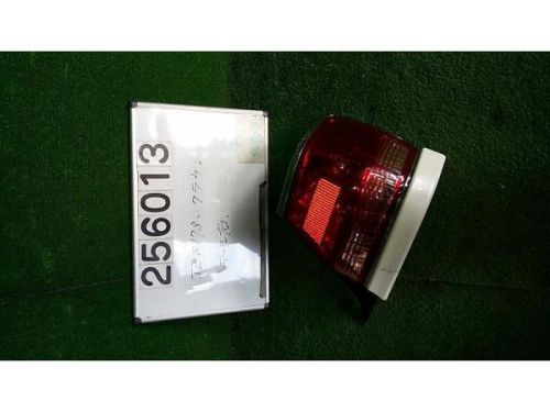 Toyota crown 2001 rear right combination lamp [0015500]