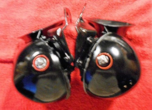 Chevy / corvette delco remy horns  759 &amp; 760  12volt    1955 &amp; 1956