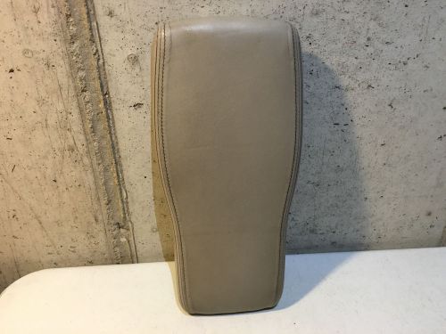 00 01 02 03 04 05  cadillac deville armrest console lid cream vinyl/leather /37