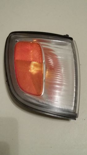 1999 - 2002 toyota 4runner rh corner turn signal fender light oem