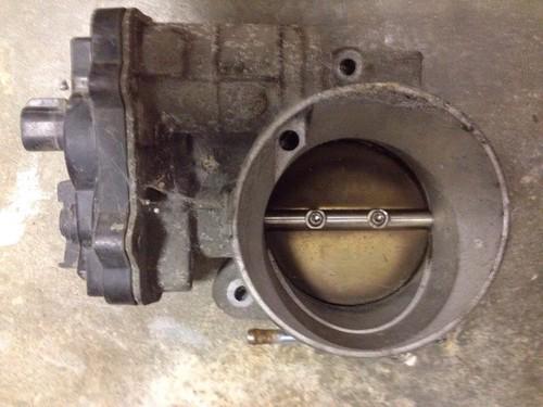 2004 chevy avalanche throttle body