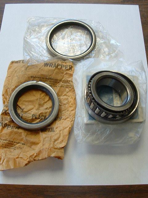 Triumph tr4a tr250 tr6   rear  suspension  wheel bearing kit - general