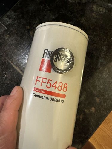 (1) ff5488 fleetguard fuel filter cummins 3959612