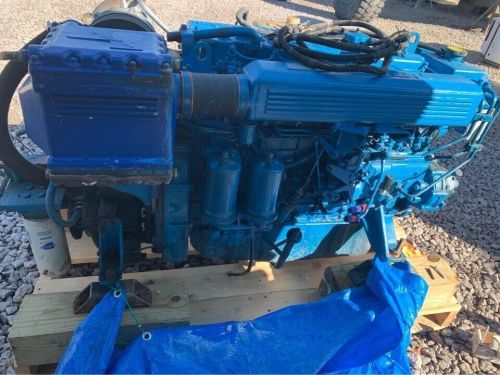 1990 isuzu um6bd1mtc-3. 6 cylinder 225 hp marine diesel engine twin disc gearbox