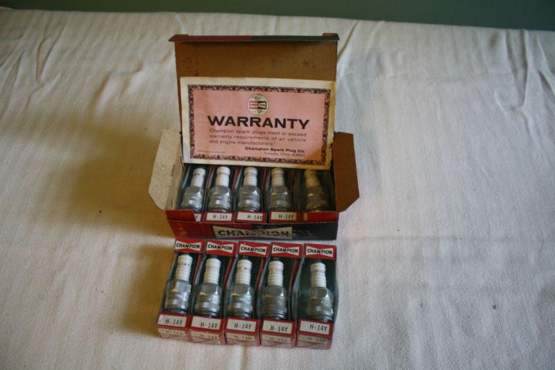 Champion h-14y spark plugs vintage nos complete box of 10