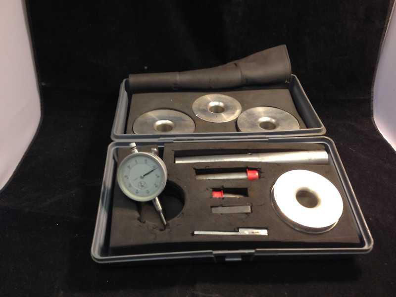 T&d deluxe pinion depth checker kit in case.  instructions included