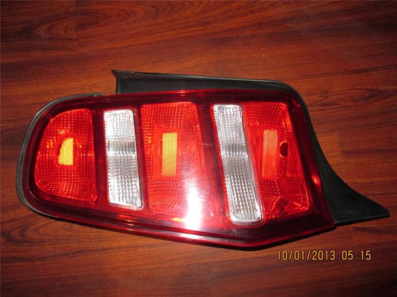 Ford "mustang (gt/base/shelby)" 2010-2013 oem driver side tail lamp