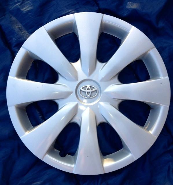 2008, 2009, 2010, 2011, 2012 toyota  corolla center cap / hub cap  # 42602-12860