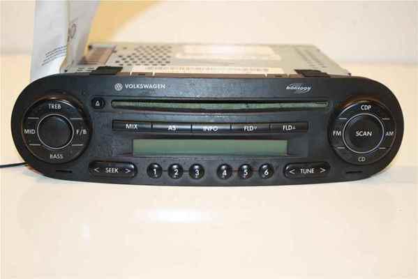 05 vw beetle am fm cd monsoon radio oem lkq