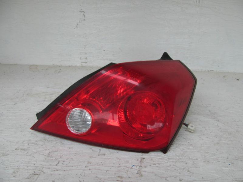 Nissan altima coupe tail light rh 08-12