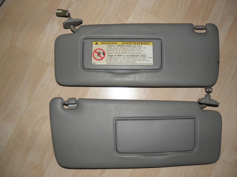 Toyota highlander 2003 oem sun visor/shade set driver and passenger