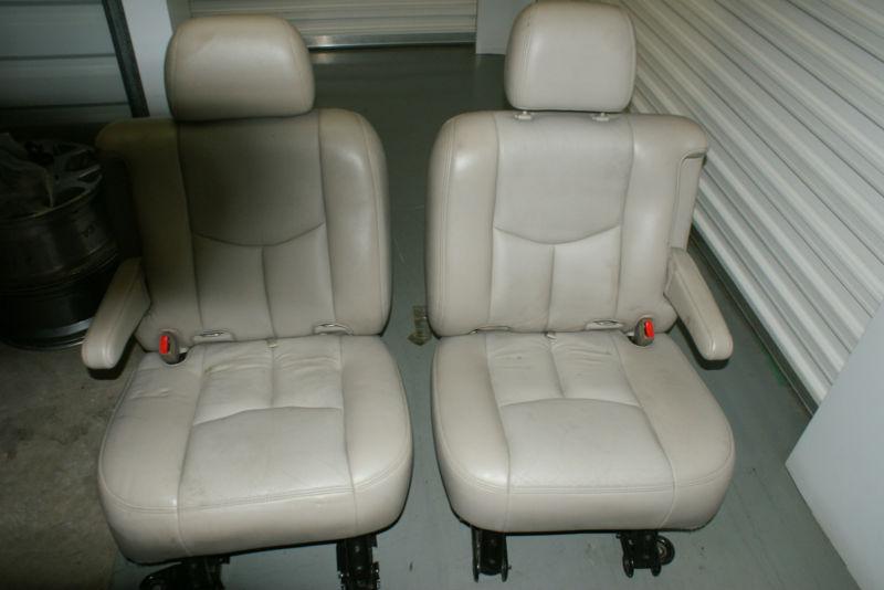 Find Suburban or Tahoe Middle Captain Chairs - Tan Leather - 2005 LTZ ...