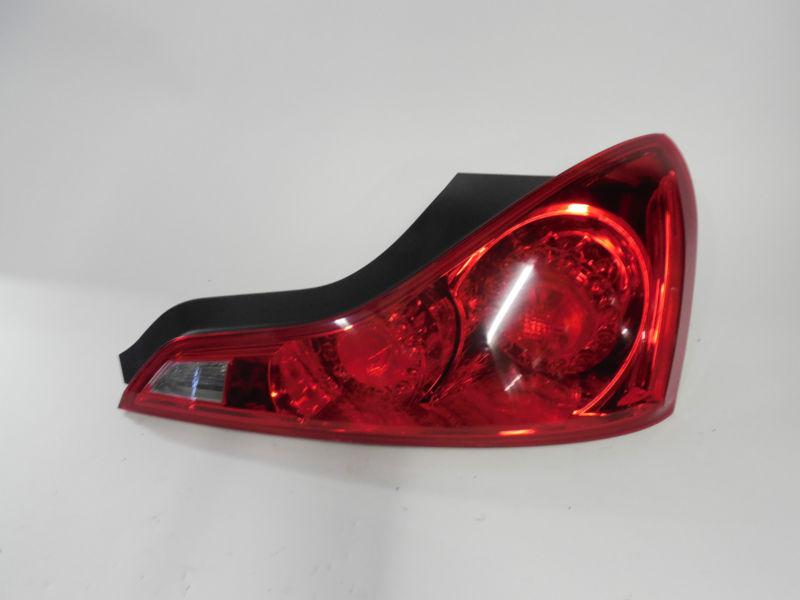 06 07 infiniti g35 sedan oem right tail light nice!