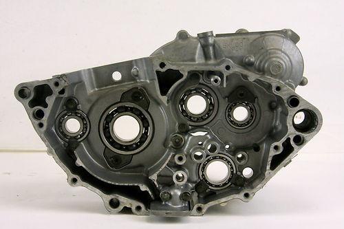 Right engine case 2001 yamaha wr250f wr 250f crank case yz250f  oem