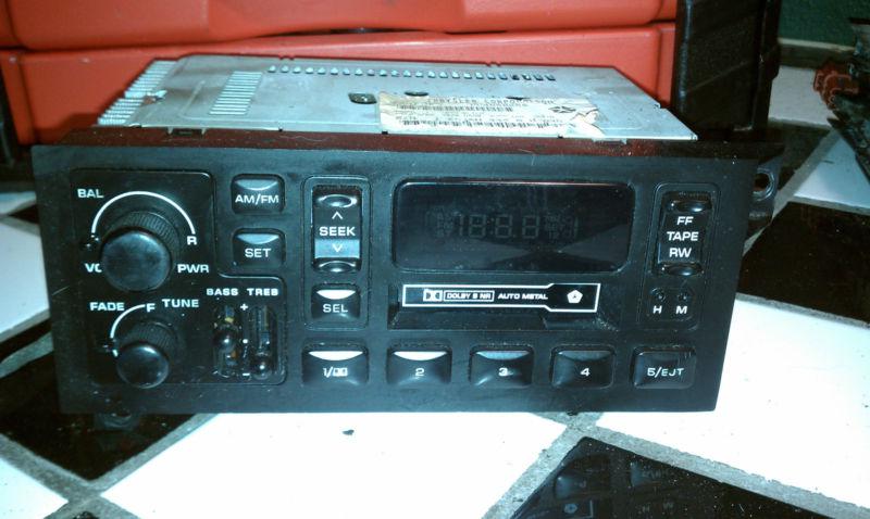 84-00 dodge(grand)caravan/plymouth voyager minivan cassette player radio stereo