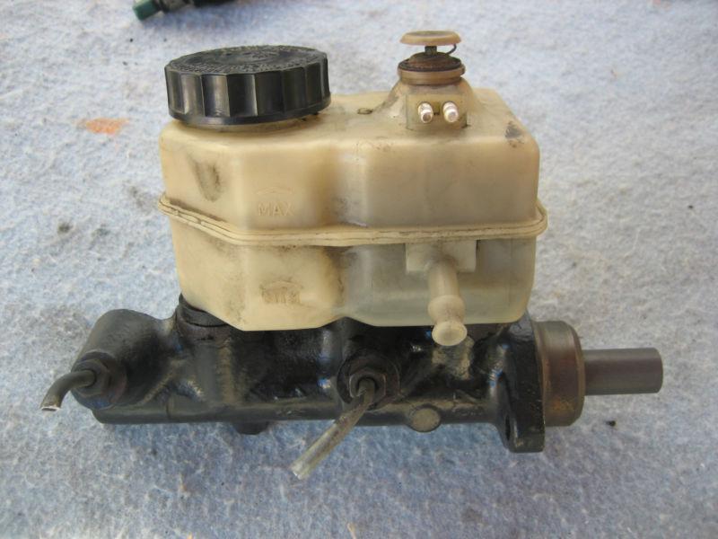 Mercedes w107 master cylinder & fluid reservoir 450sl 450slc 75-77