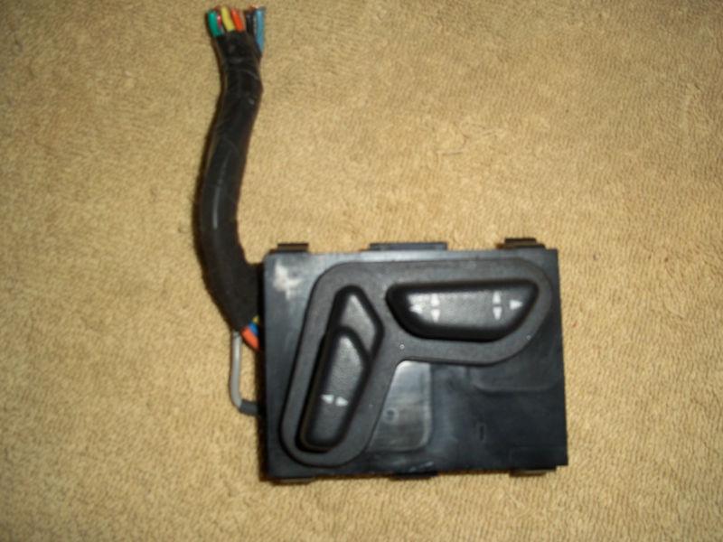 95-99 gm oldsmobile aurora right passenger side electronic seat adjustment switc