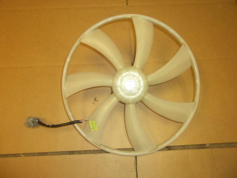 2004-2006 lexus rx330 radiator cooling fan blade with motor oem