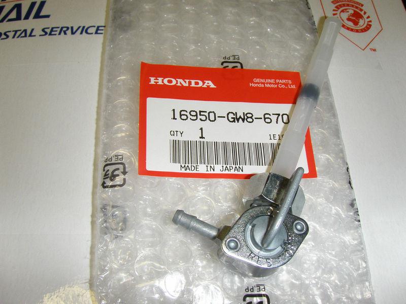 Honda new fuel petcock valve 50 z50 z50r mb5 z50rd 16950-gw8-670