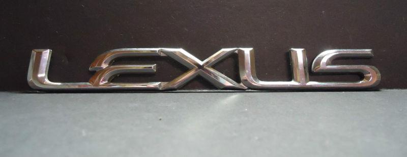 Used genuine toyota "lexus" nameplate fits luggage/trunk 1999-2003 #75441-48010