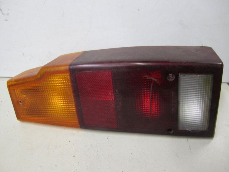 Volkswagen vw fox wagon 87-90 1987-1990 tail light passenger rh station wagon