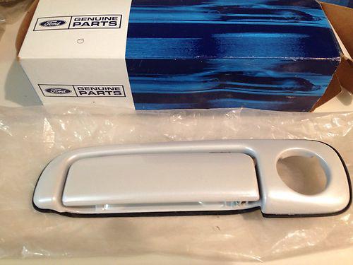 Ext door handle front left thunderbird cougar xr7 platinum# 1230506