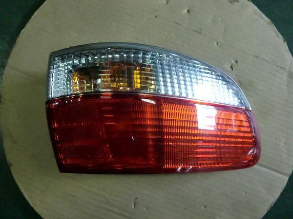 Toyota estima emina 1998 rear right combination lamp [9715500]