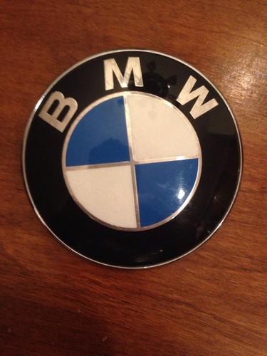 Oem bmw genuine original roundel hood/trunk 82mm emblem round badge