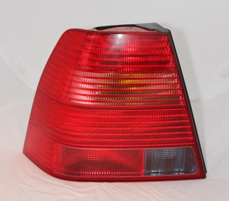 99-03 vw jetta mk4 drivers side rear left tail light 1j5 945 095s 3e0 bulb tray